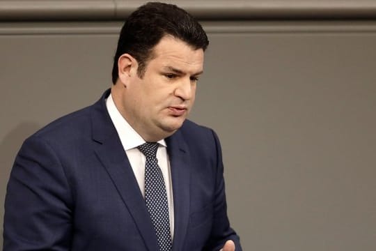 Entgegen anderslautenden Ankündigungen von Heil beharrt die Union auf einer Bedürftigkeitsprüfung.