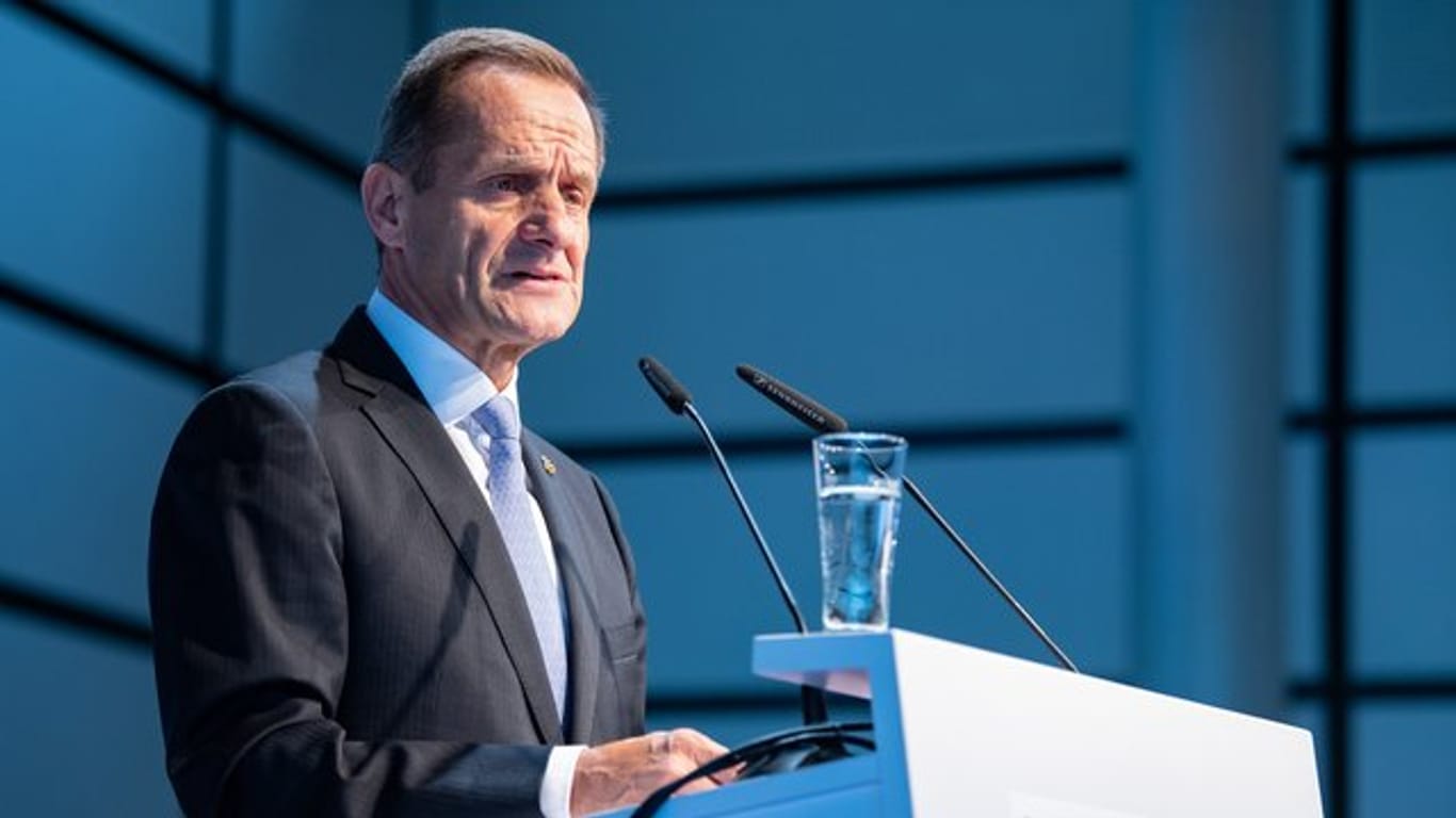 Fordert härtere Strafen für Dopingsünder: DOSB-Präsdient Alfons Hörmann.