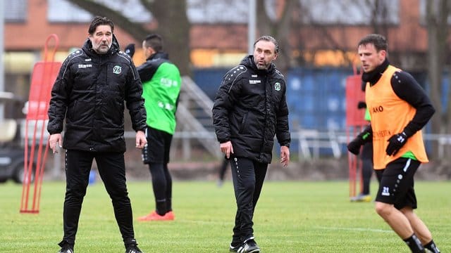Hannover 96 hat den Spielern nach der 1:5-Niederlage beim VfB Stuttgart den trainingsfreien Tag gestrichen. Hannover 96 hat den Spielern nach der 1:5-Niederlage beim VfB Stuttgart den trainingsfreien Tag gestrichen.