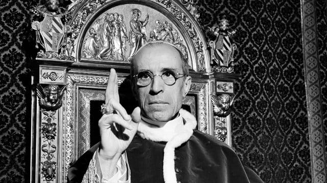 Papst Franziskus lässt das Geheimarchiv des Vatikans zum umstrittenen Pontifikat von Pius XII. Papst Franziskus lässt das Geheimarchiv des Vatikans zum umstrittenen Pontifikat von Pius XII.