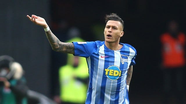 Davie Selke von Hertha BSC hat sich eine Muskelverletzung im Hüftbereich zugezogen. Davie Selke von Hertha BSC hat sich eine Muskelverletzung im Hüftbereich zugezogen.