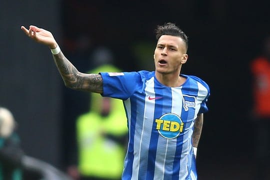 Davie Selke von Hertha BSC hat sich eine Muskelverletzung im Hüftbereich zugezogen.