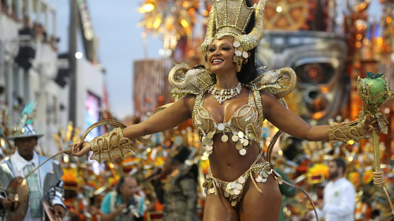 Camila Silva, Königin der Trommeln der Samba-Schule Mocidade: Der Karneval in Rio begeisterte Millionen von Menschen.