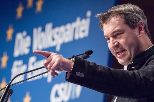 Unrasiert und ohne Krawatte: CSU-Chef Markus Söder beim politischen Aschermittwoch der CSU.