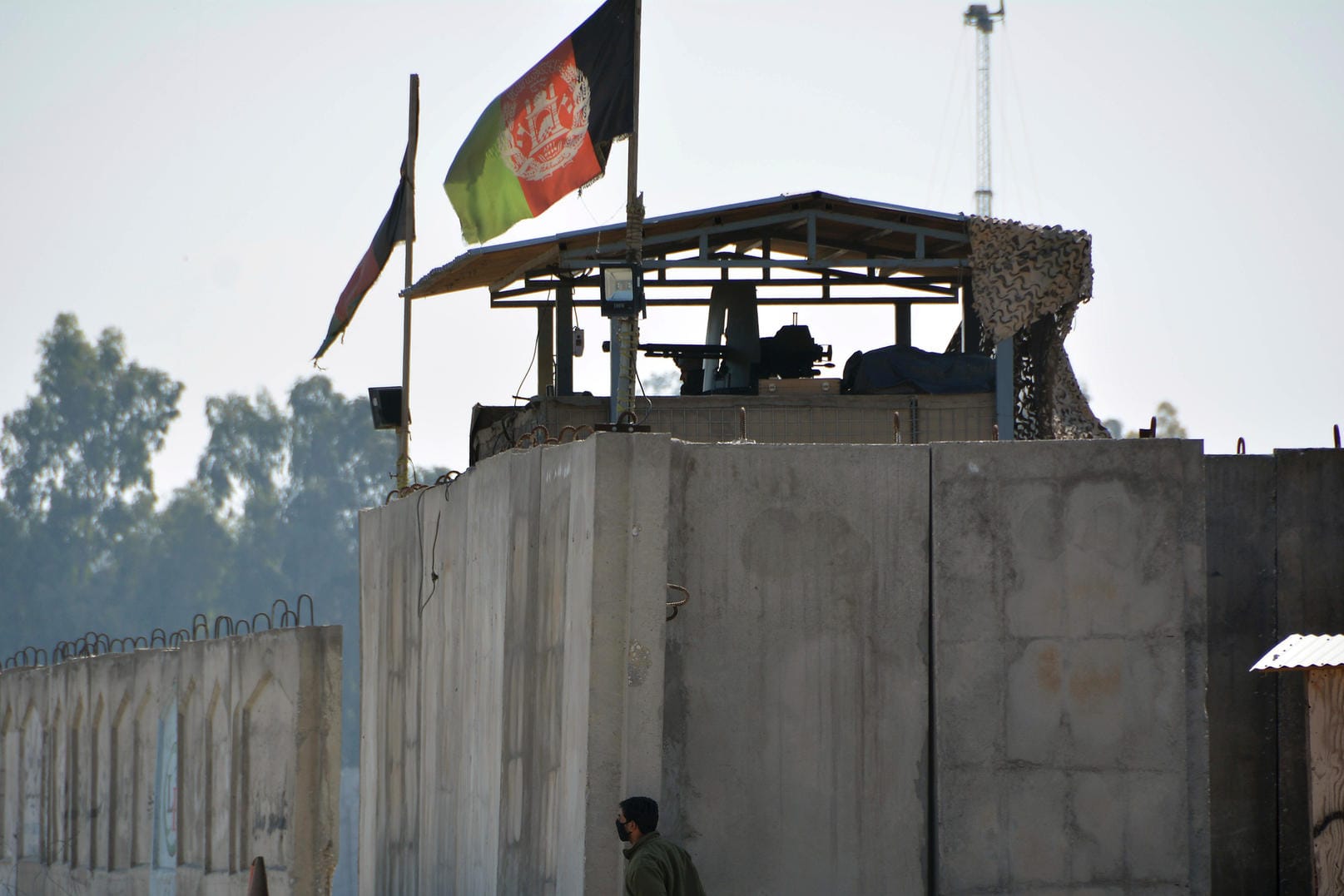 Checkpoint am Flughafen in Dschalalabad