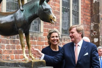 Das niederländisches Königspaar bei den Bremer Stadtmusikanten.