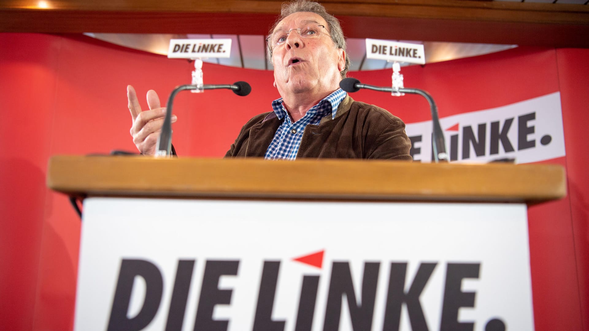 Klaus Ernst (Die Linke), Mitglied des Bundestages, spricht beim politischen Aschermittwoch.