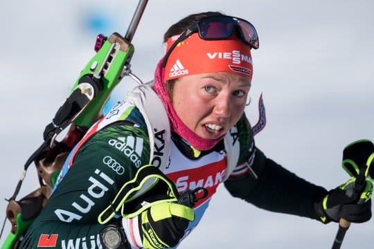 Doppel-Olympiasiegerin Laura Dahlmeier geht heute mit der deutschen Mixedstaffel auf Medaillenjagd.