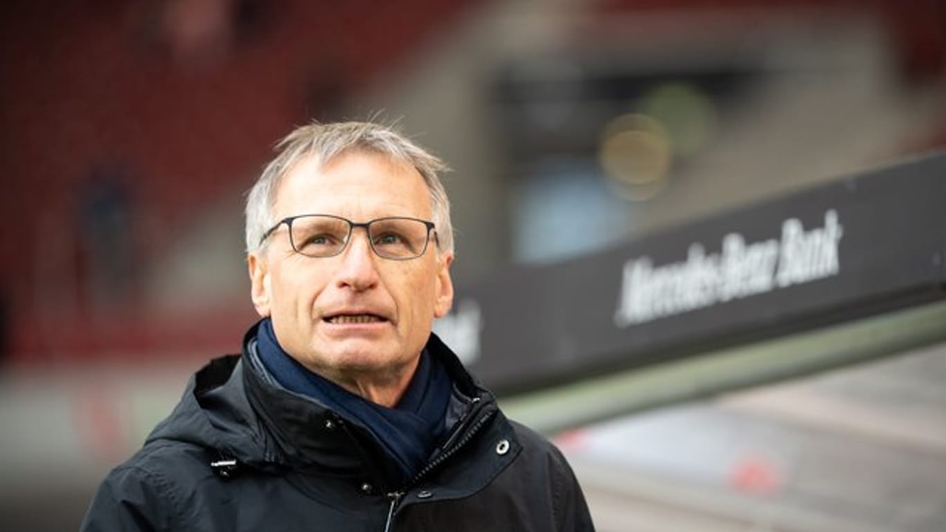 Michael Reschke, ehemaliger Sportvorstand des VfB, verteidigt die von ihm durchgeführten Sommer-Transfers.