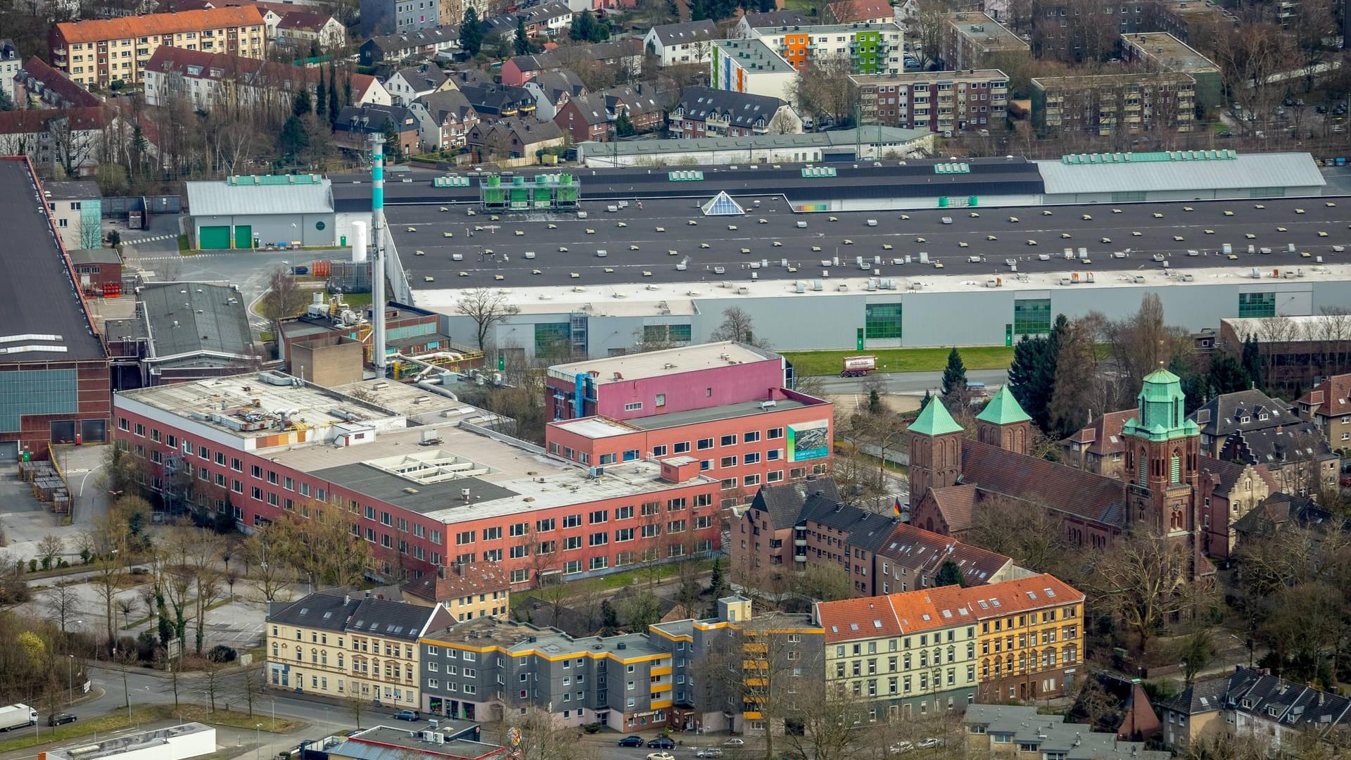 Gewerbegebiet Gelsenkirchen-Rotthausen: Die Verdächtigen sollen im Oktober im Gelsenkirchener Stadtteil Rotthausen das Opfer getötet haben.