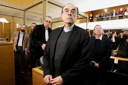 Kardinal Philippe Barbarin: Die Schuld des 68-jährigen Erzbischofs beziehe sich auf sein Schweigen zu einem jüngeren Fall von Missbrauch ab dem Jahr 2014.