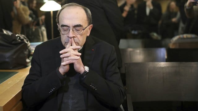Erzbischof von Lyon, Philippe Barbarin. Erzbischof von Lyon, Philippe Barbarin.