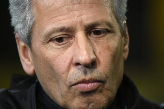 Dortmunds Trainer Lucien Favre weiß noch nicht, welche Spieler ihm zur Verfügung stehen werden.