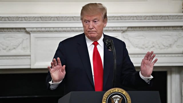 Hebt eine Obama-Anordnung zu durch Drohnenangriffe getötete Zivilisten auf: US-Präsident Donald Trump. Hebt eine Obama-Anordnung zu durch Drohnenangriffe getötete Zivilisten auf: US-Präsident Donald Trump.