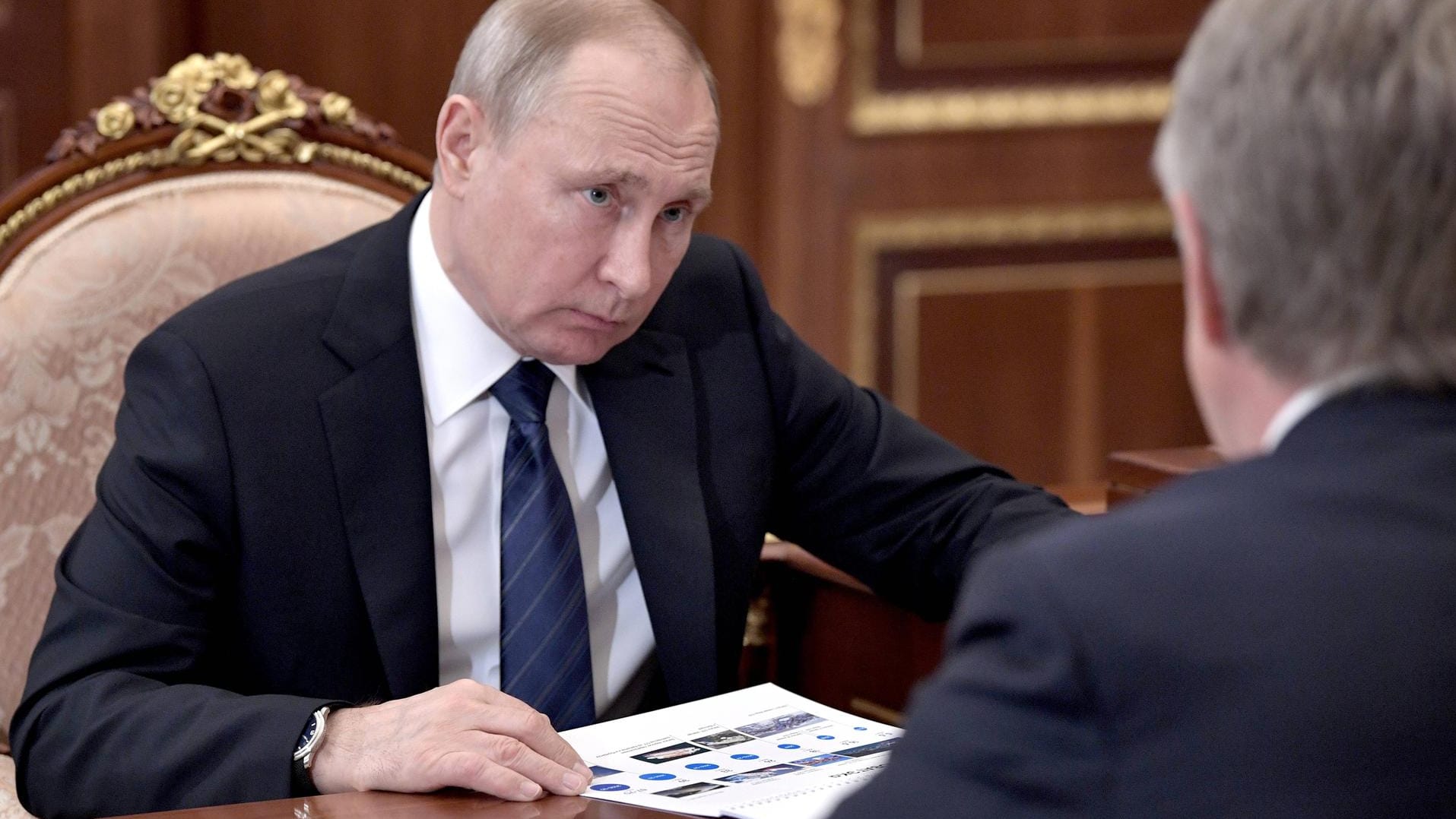 Russlands Präsident Wladimir Putin: In Russland können jetzt Onlinemedien bestraft werden, die vorgebliche "Falschnachrichten" verbreiten. Russlands Präsident Wladimir Putin: In Russland können jetzt Onlinemedien bestraft werden, die vorgebliche "Falschnachrichten" verbreiten.