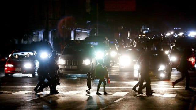 Ein Stromausfall führte in großen Teilen Venezuelas zu Zugausfällen und chaotischen Verkehrsbedingungen.