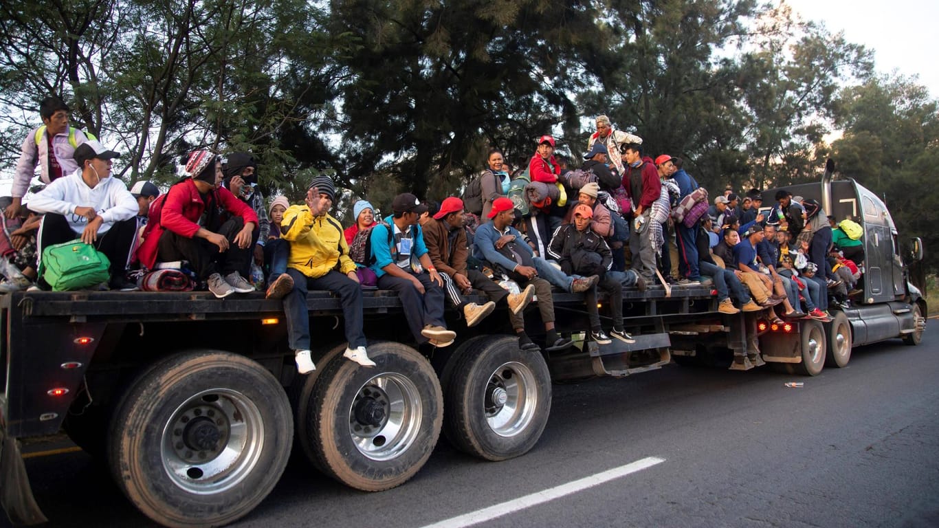 Migranten-Transport in Mexiko: Mindestens 25 Menschen sind bei einem Unfall ums Leben gekommen. (Archivbild)