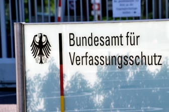 Bundesamt für Verfassungsschutz: Die Behörde akzeptiert einen Kölner Richterspruch bezüglich der AfD.