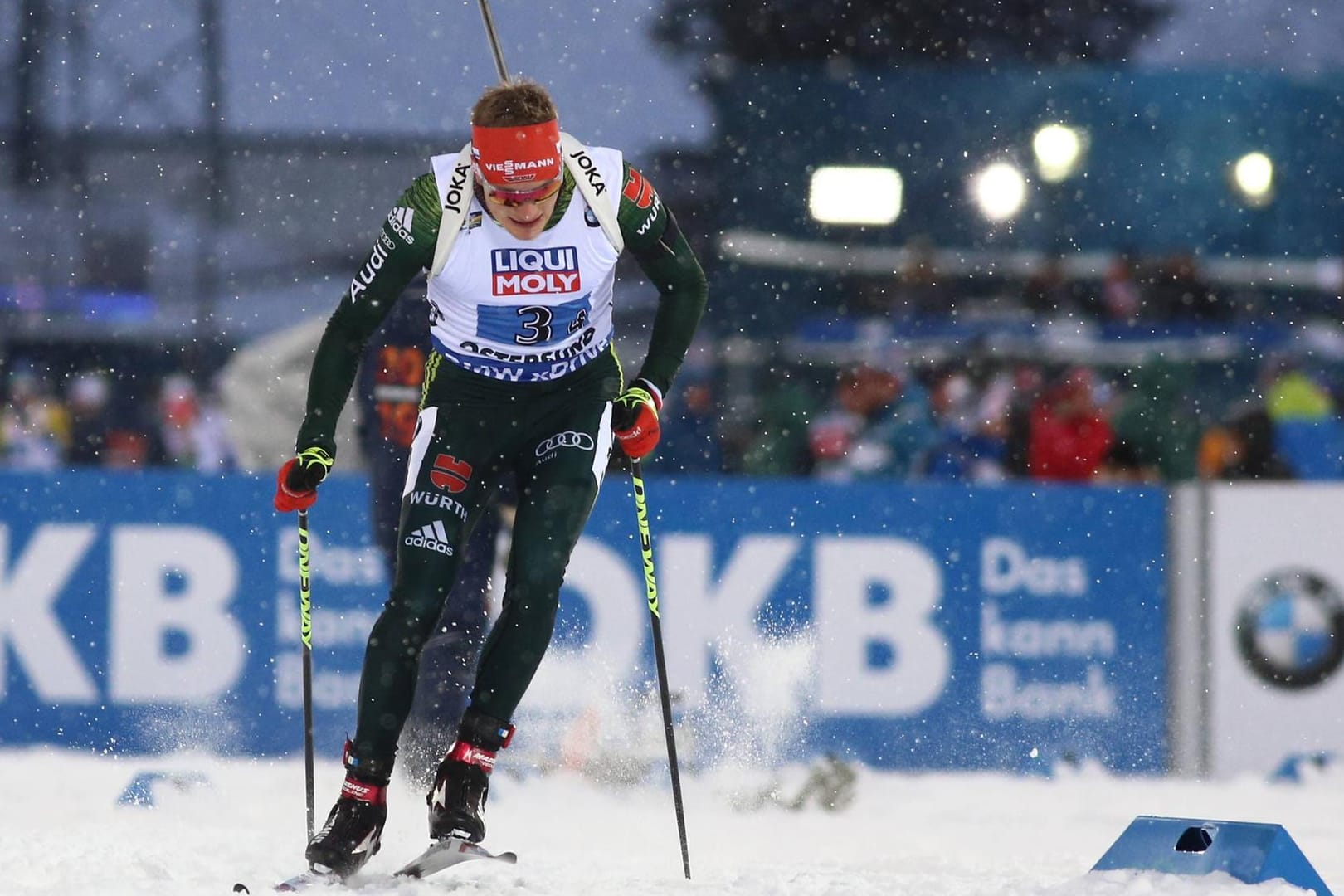 Beim ersten Rennen der Biathlon-WM in Östersund (hier Benedikt Doll) schneite es fast durchgehend.