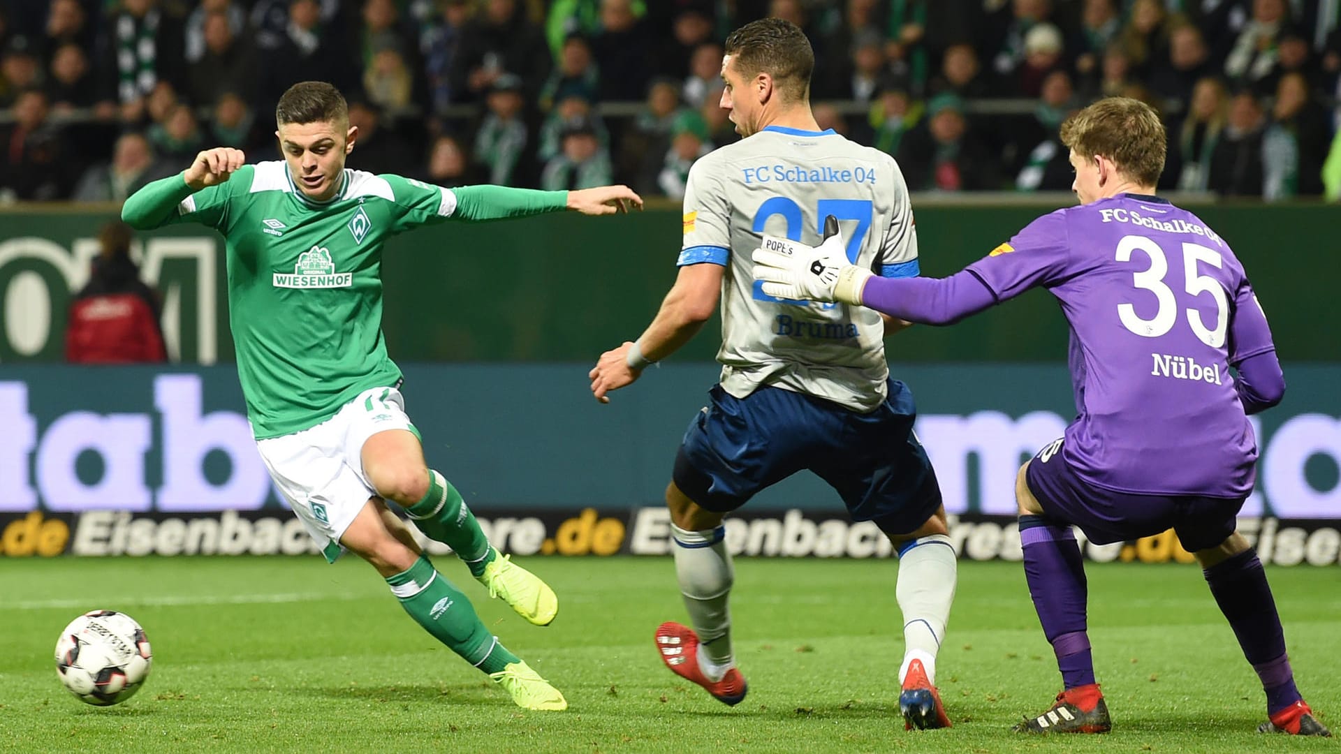 Milot Rashica trifft zum 3:1 für Bremen: Trotz der 2:4-Niederlage zeigte Schalke einen couragierten Auftritt. Milot Rashica trifft zum 3:1 für Bremen: Trotz der 2:4-Niederlage zeigte Schalke einen couragierten Auftritt.