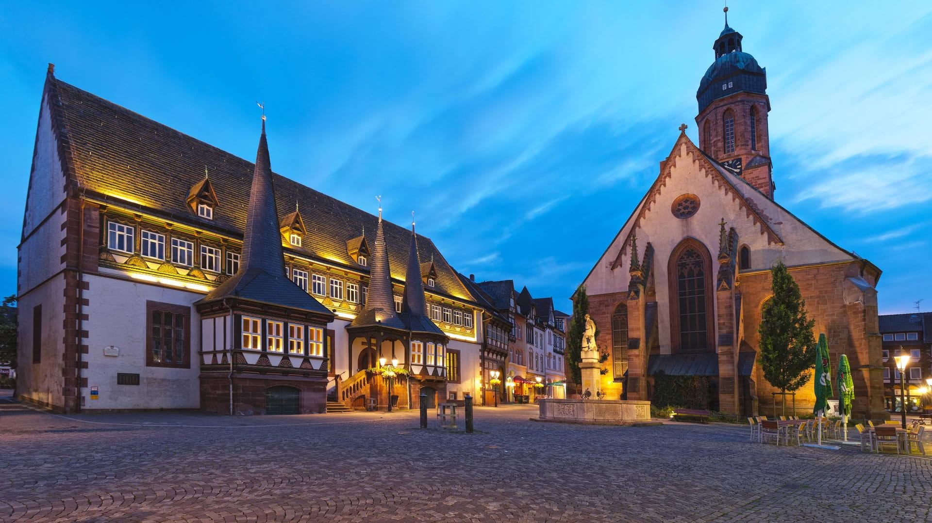 Stadtbild von Einbeck: Ein Auto sei in Höhe des Ortsteils Kuventhal in den Gegenverkehr geraten und in zwei Fahrzeuge auf der Gegenspur der Bundesstraße gekracht.