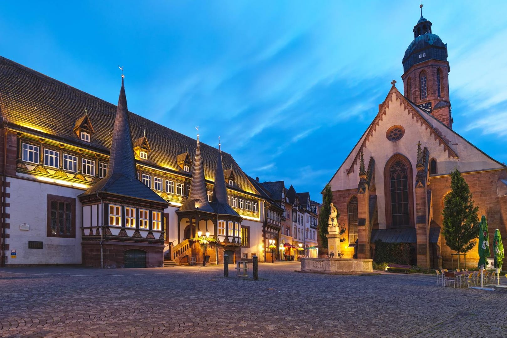 Stadtbild von Einbeck: Ein Auto sei in Höhe des Ortsteils Kuventhal in den Gegenverkehr geraten und in zwei Fahrzeuge auf der Gegenspur der Bundesstraße gekracht.