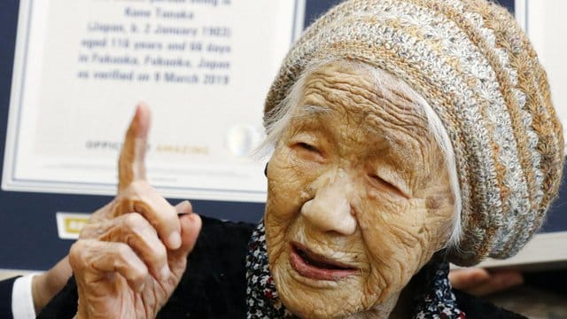 Kane Tanaka ist 116 Jahre und 66 Tage alt - und damit offiziell ältester Mensch der Welt. Kane Tanaka ist 116 Jahre und 66 Tage alt - und damit offiziell ältester Mensch der Welt.