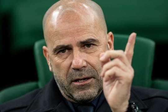 Leverkusens Trainer Peter Bosz warnt vor Hannover 96.