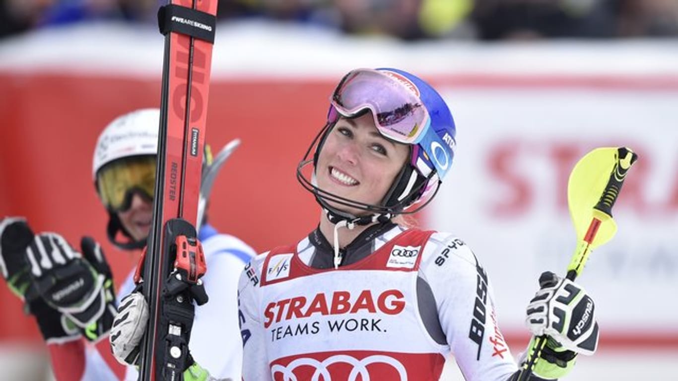 US-Skistar Mikaela Shiffrin jubelt über Saisonsieg Nummer 15.