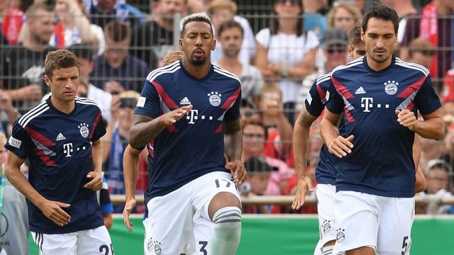 Thomas Müller, Jérôme Boateng und Mats Hummels stehen in der Startelf des FC Bayern. Thomas Müller, Jérôme Boateng und Mats Hummels stehen in der Startelf des FC Bayern.