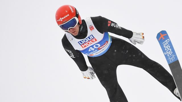 Stephan Leyhe stürzte nach seinem Sprung auf 132 Meter.