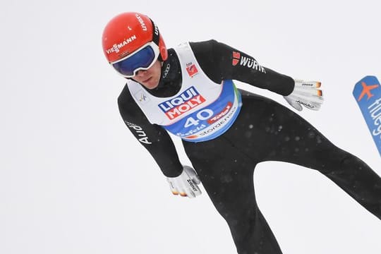 Stephan Leyhe stürzte nach seinem Sprung auf 132 Meter.