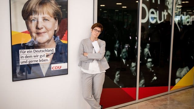 Die SPD stellt klar: Sie will Kramp-Karrenbauer nicht die Vorfahrt ins Kanzleramt lassen. Die SPD stellt klar: Sie will Kramp-Karrenbauer nicht die Vorfahrt ins Kanzleramt lassen.