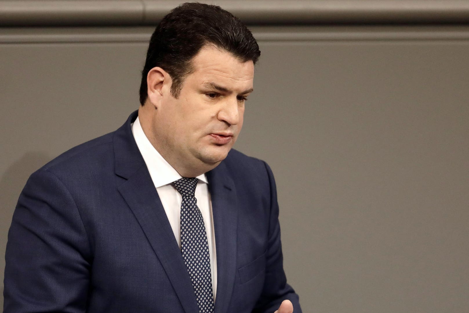 Bundesarbeitsminister Hubertus Heil: Laut einem Medienbericht plant sein Ministerium, die Leistungen für Asylbewerber anzupassen.