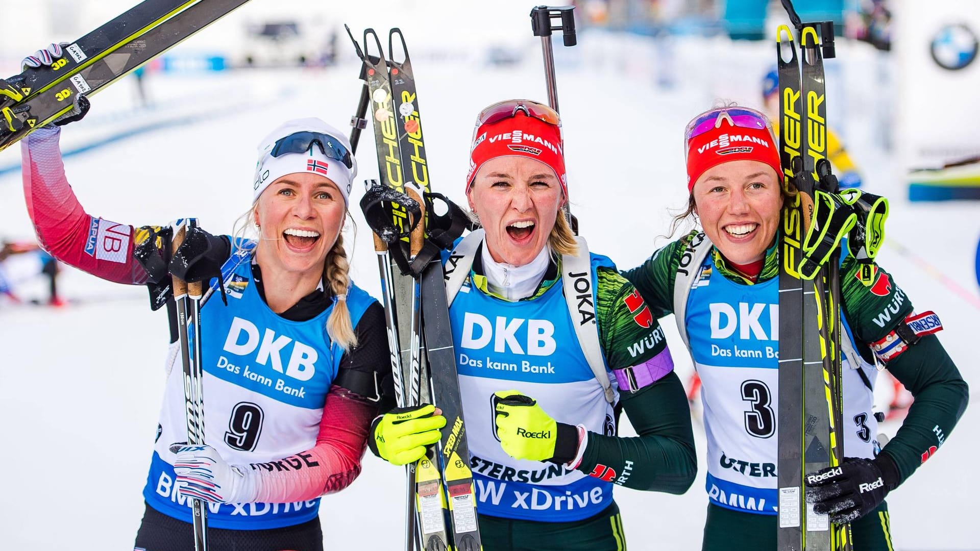 Tiril Eckhoff (links), Weltmeisterin Denise Herrmann und Laura Dahlmeier.