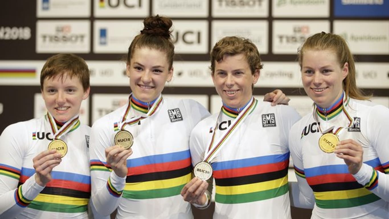 Kelly Catlin (l) bei ihrem WM-Gold 2018 in der Viererverfolgung.