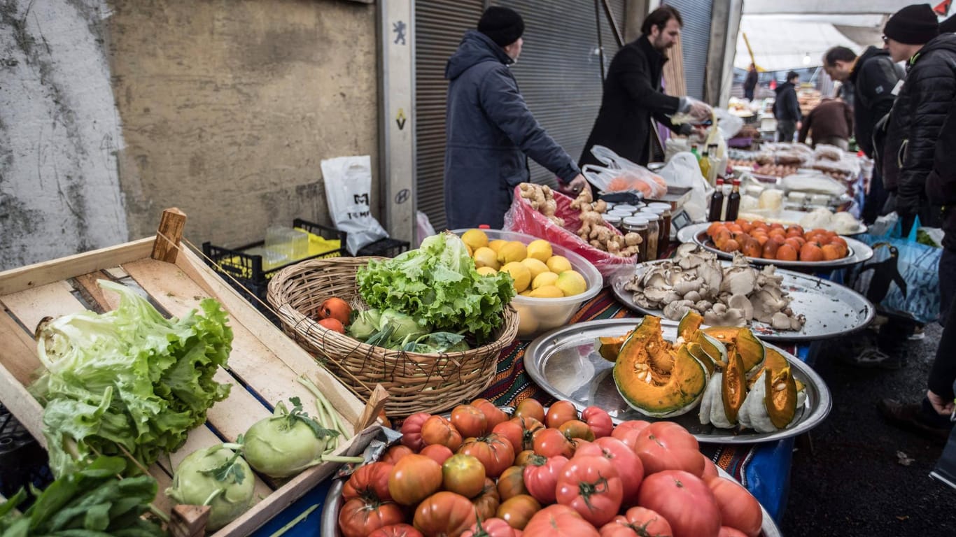 Städtischer Verkaufsstand in Istanbul: Um der Preissteigerung bei Lebensmitteln zu begegnen, hat die Regierung Märkte für verbilligtes Gemüse eingerichtet.