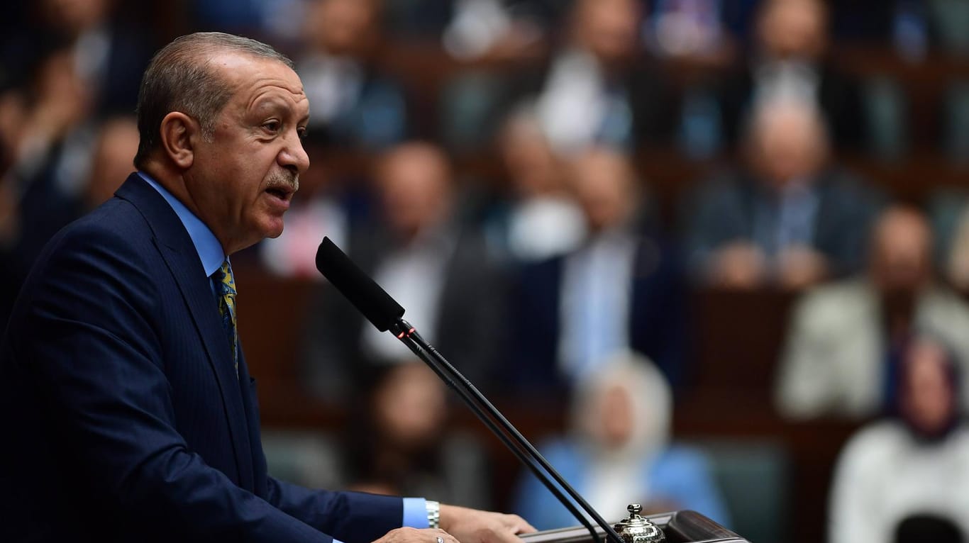 Der türkische Präsident Erdogan: Für seine islamisch-konservative Partei für Gerechtigkeit und Entwicklung (AKP) kommen die Wachstumszahlen ungelegen.