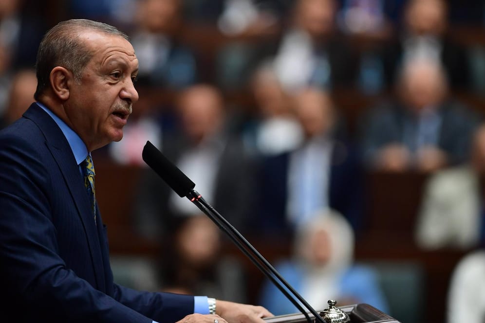 Der türkische Präsident Erdogan: Für seine islamisch-konservative Partei für Gerechtigkeit und Entwicklung (AKP) kommen die Wachstumszahlen ungelegen.