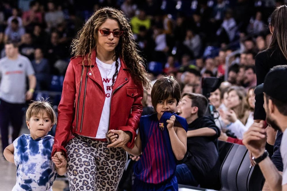 Shakira: Zu einem Basketballspiel kam sie mit der ganzen Familie.