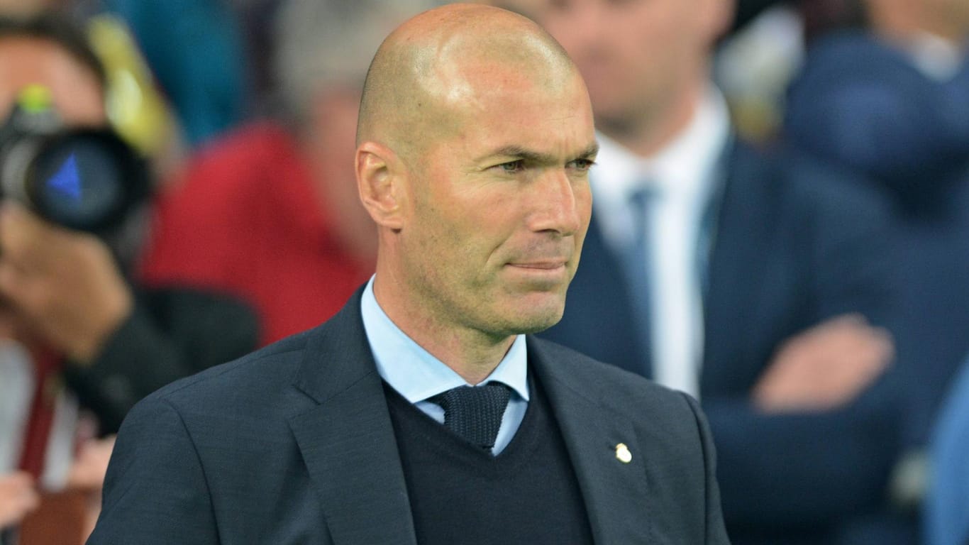 Bild aus der letzten Saison: Zinedine Zidane an der Seitenlinie von Real Madrid.