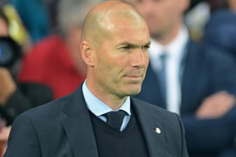 Bild aus der letzten Saison: Zinedine Zidane an der Seitenlinie von Real Madrid.