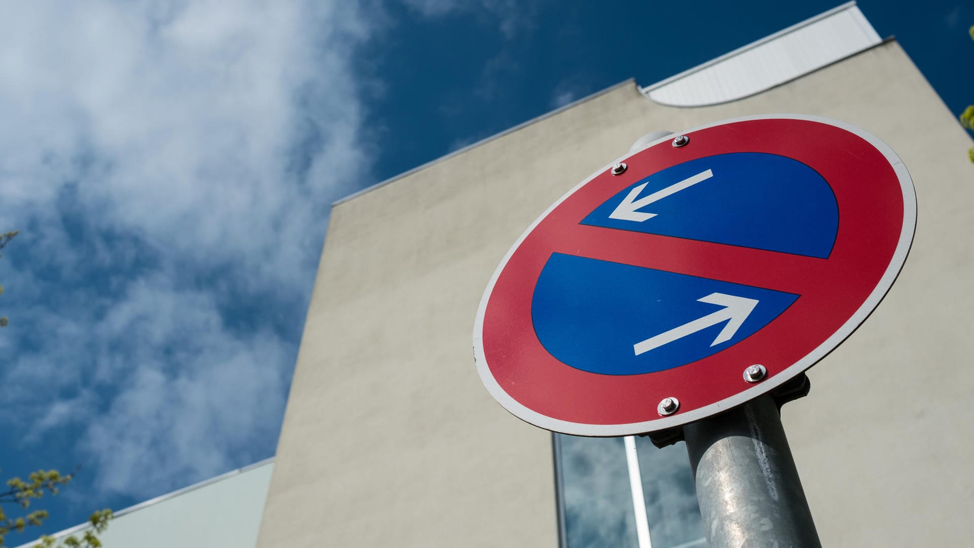 Halteverbot: Ist hier das Parken oder Halten erlaubt oder verboten?