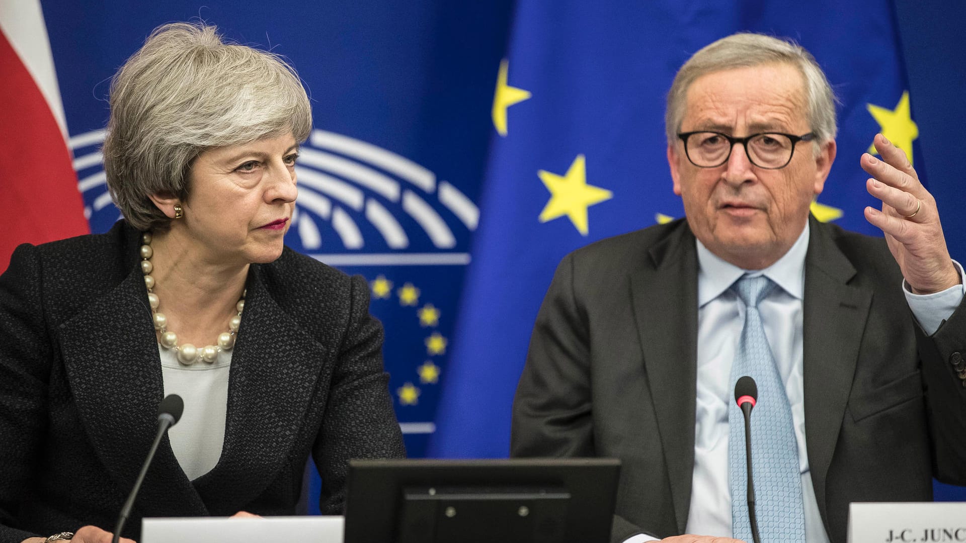 Theresa May und Jean-Claude Juncker: Bei einem Treffen in Straßburg haben der EU-Kommissionspräsident und die britische Premierministerin eine neue Brexit-Einigung erzielt.