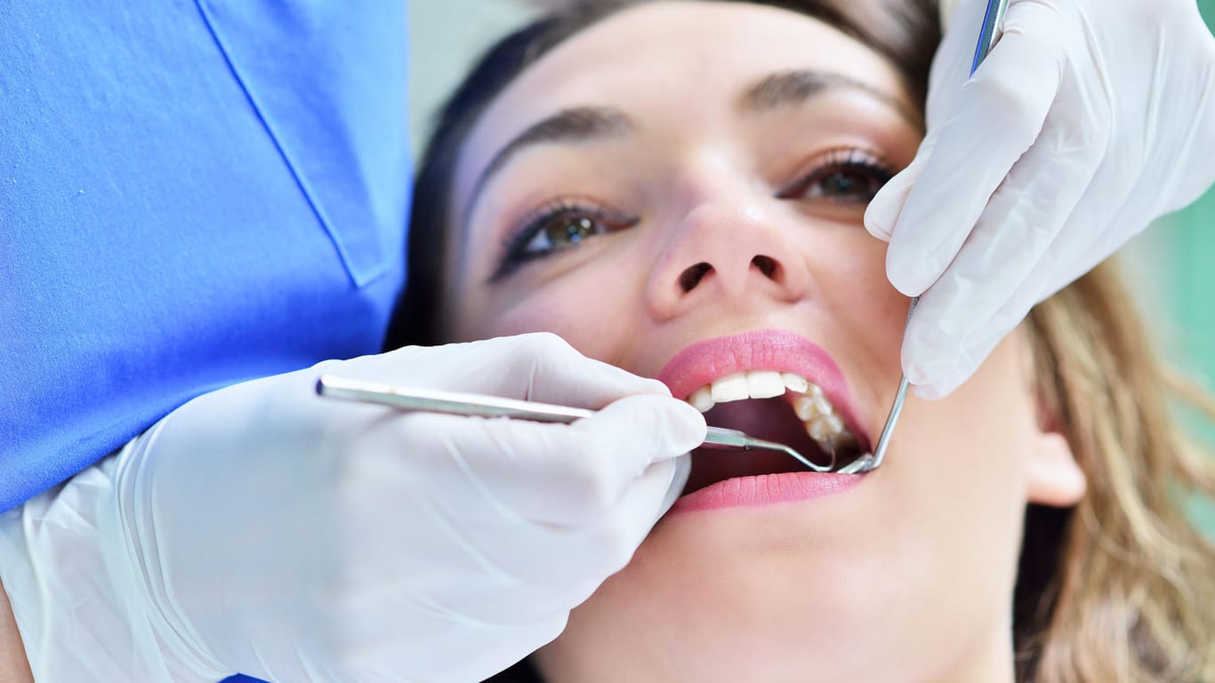 Forscher verdächtigen ein bestimmtes Zahnfleischbakterium als Auslöser für Alzheimer.