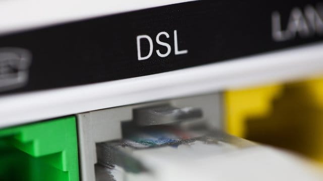 Nur rund 12,8 Prozent der Breitbandanschlüsse erzielten die mit dem Anbieter vereinbarte Maximalgeschwindigkeit. Nur rund 12,8 Prozent der Breitbandanschlüsse erzielten die mit dem Anbieter vereinbarte Maximalgeschwindigkeit.