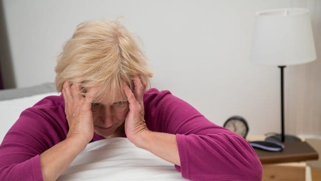 Jeden zweiten Tag Kopfschmerzen: Medikamente allein sind in solchen Fällen keine gute Lösung.