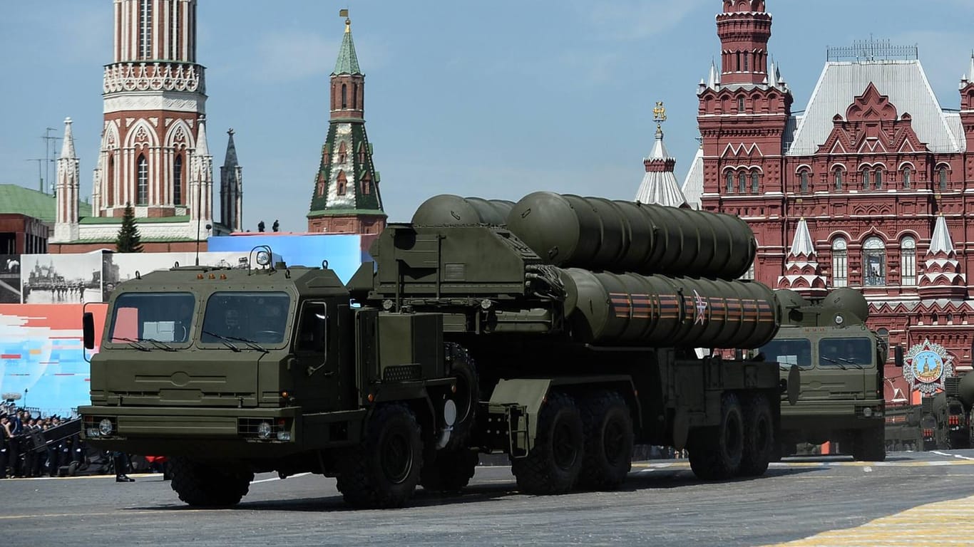 Das russische Flugabwehrsystem S-400 (Symbolbild): Moskau sieht die neuen Raketen als eines der Prunkstücke der russischen Rüstungsindustrie.