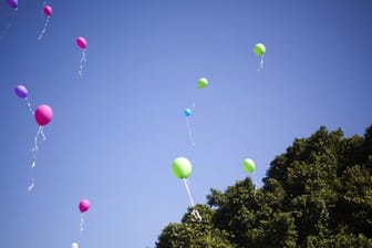Umweltschützern zufolge sind Luftballons gefährlich für Meeressäugetiere, Vögel und Fische.