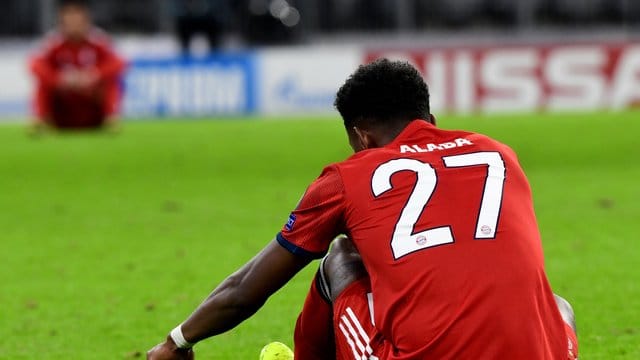 Bayern Münchens Abwehrspieler David Alaba war nach dem Aus in der Champions League völlig bedient. Bayern Münchens Abwehrspieler David Alaba war nach dem Aus in der Champions League völlig bedient.